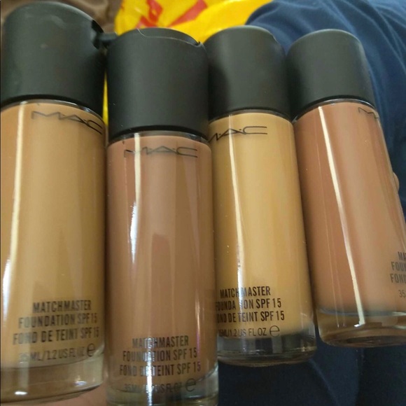 MAC MATCHMASTER FOUNDATION - Picture 2 of 6